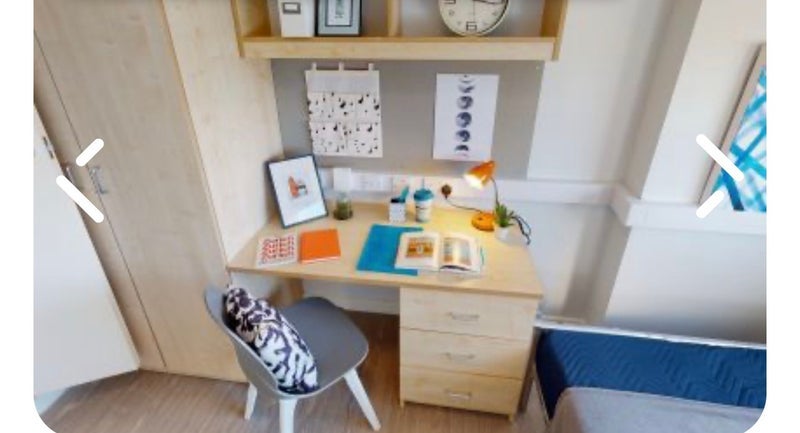 Room Burley Road in Leeds