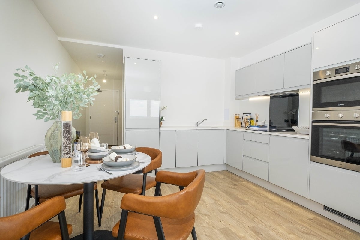 Flat Elmsleigh Road in Borough of Spelthorne