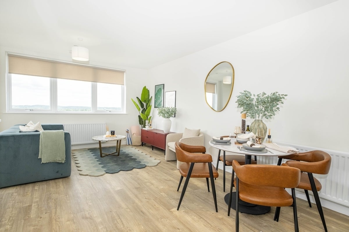 Flat Elmsleigh Road in Borough of Spelthorne