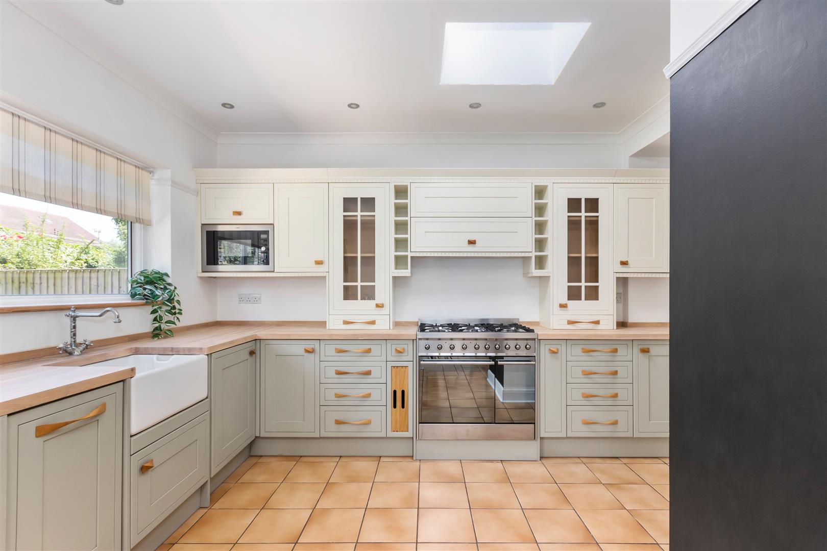 Flat Southdown Avenue in Greater London