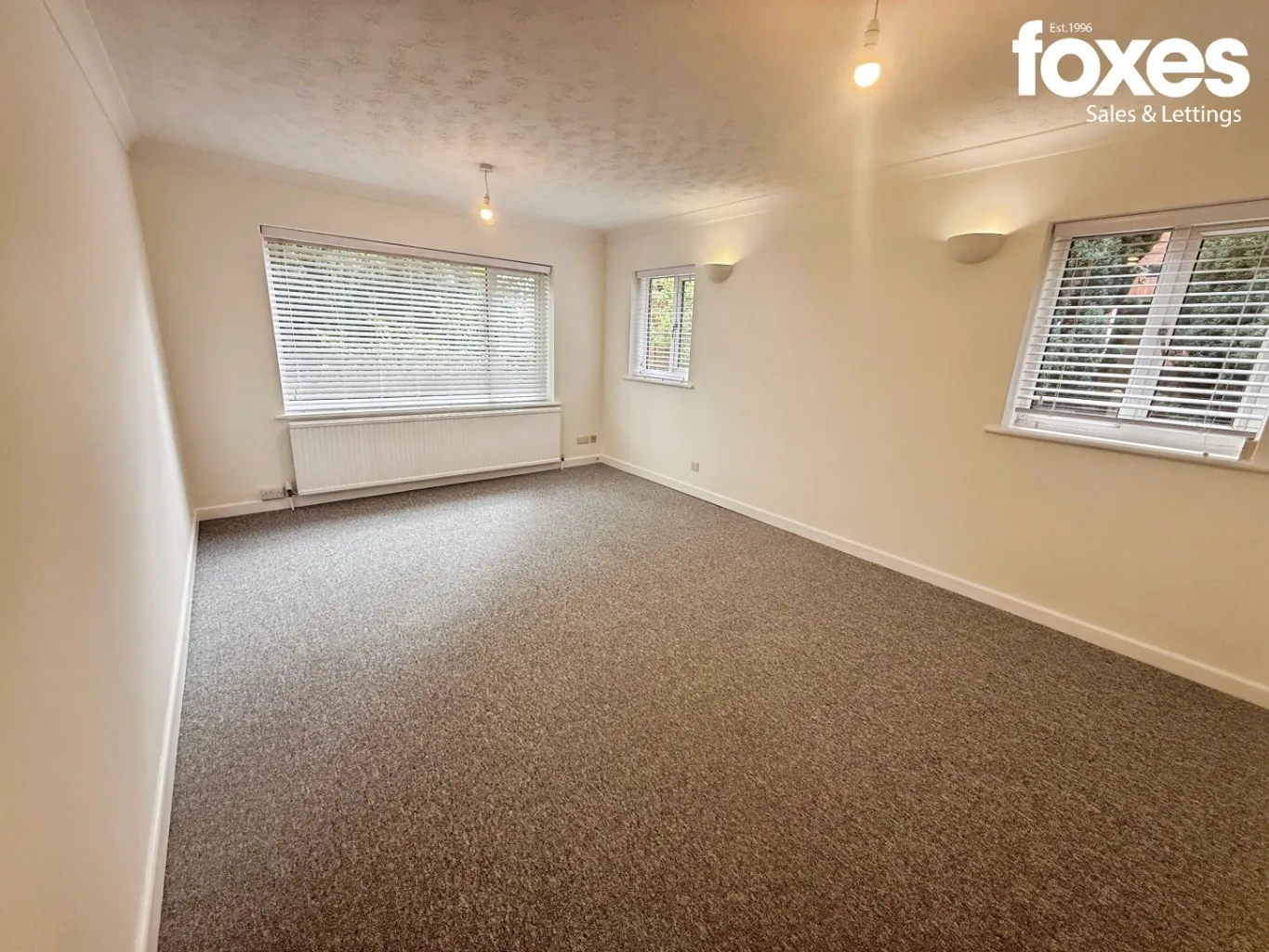 Flat Stirling Road in Bournemouth