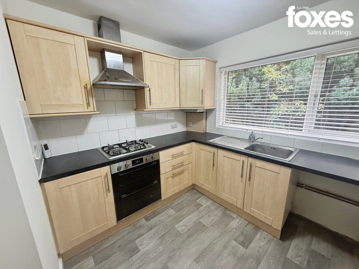 Flat Stirling Road in Bournemouth