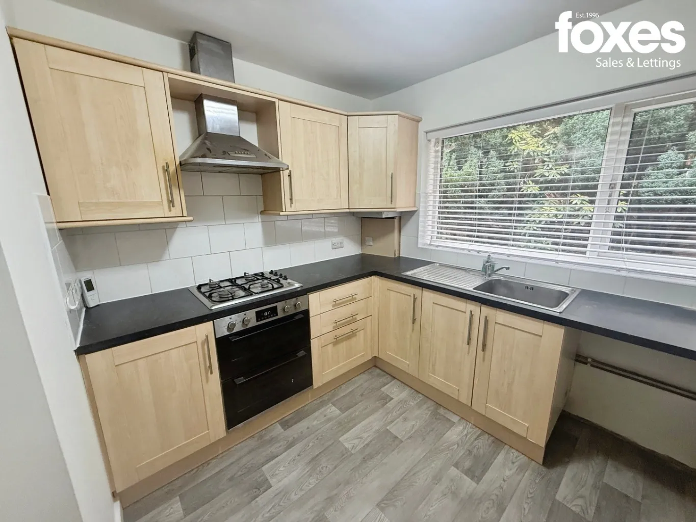 Flat Stirling Road in Bournemouth