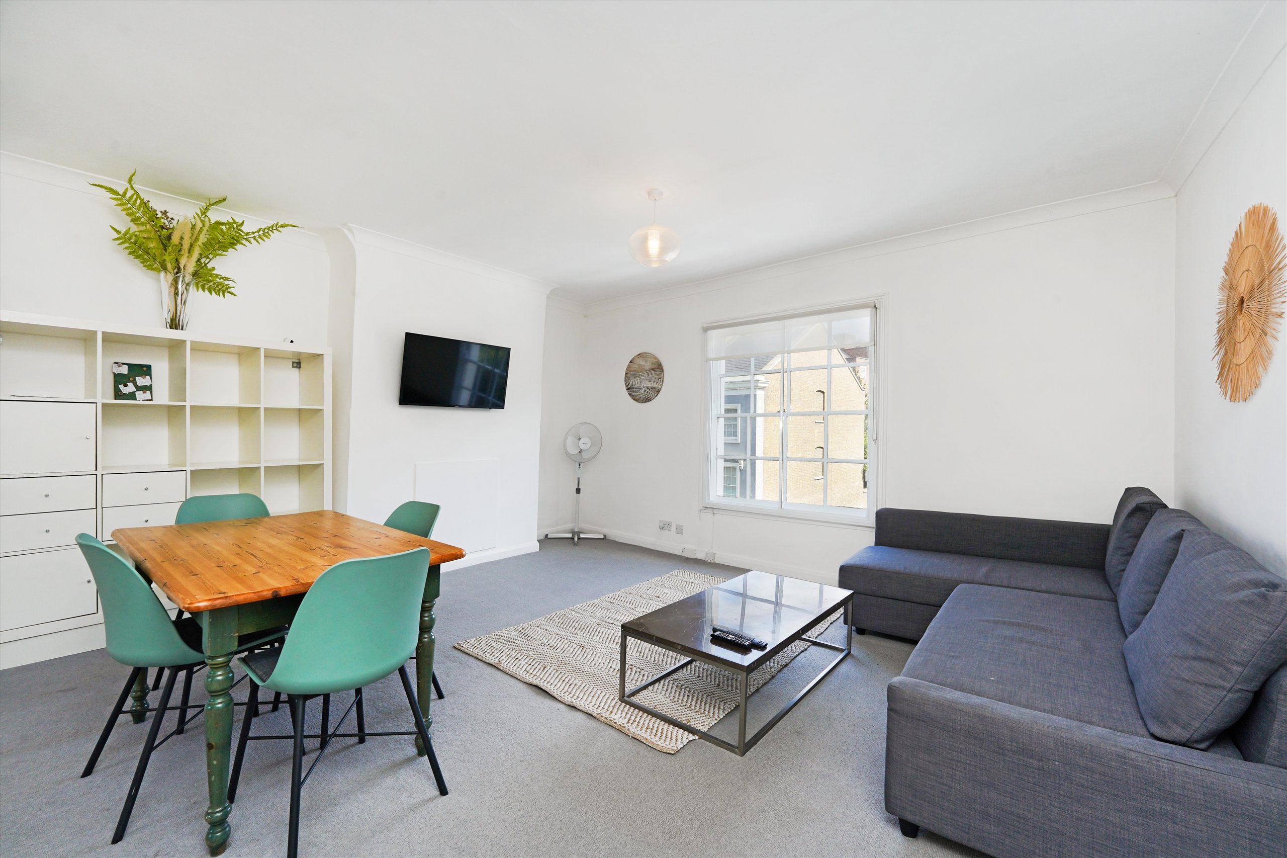 Flat Portobello Road in Greater London