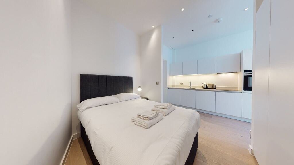 Flat Highgate Hill in Greater London