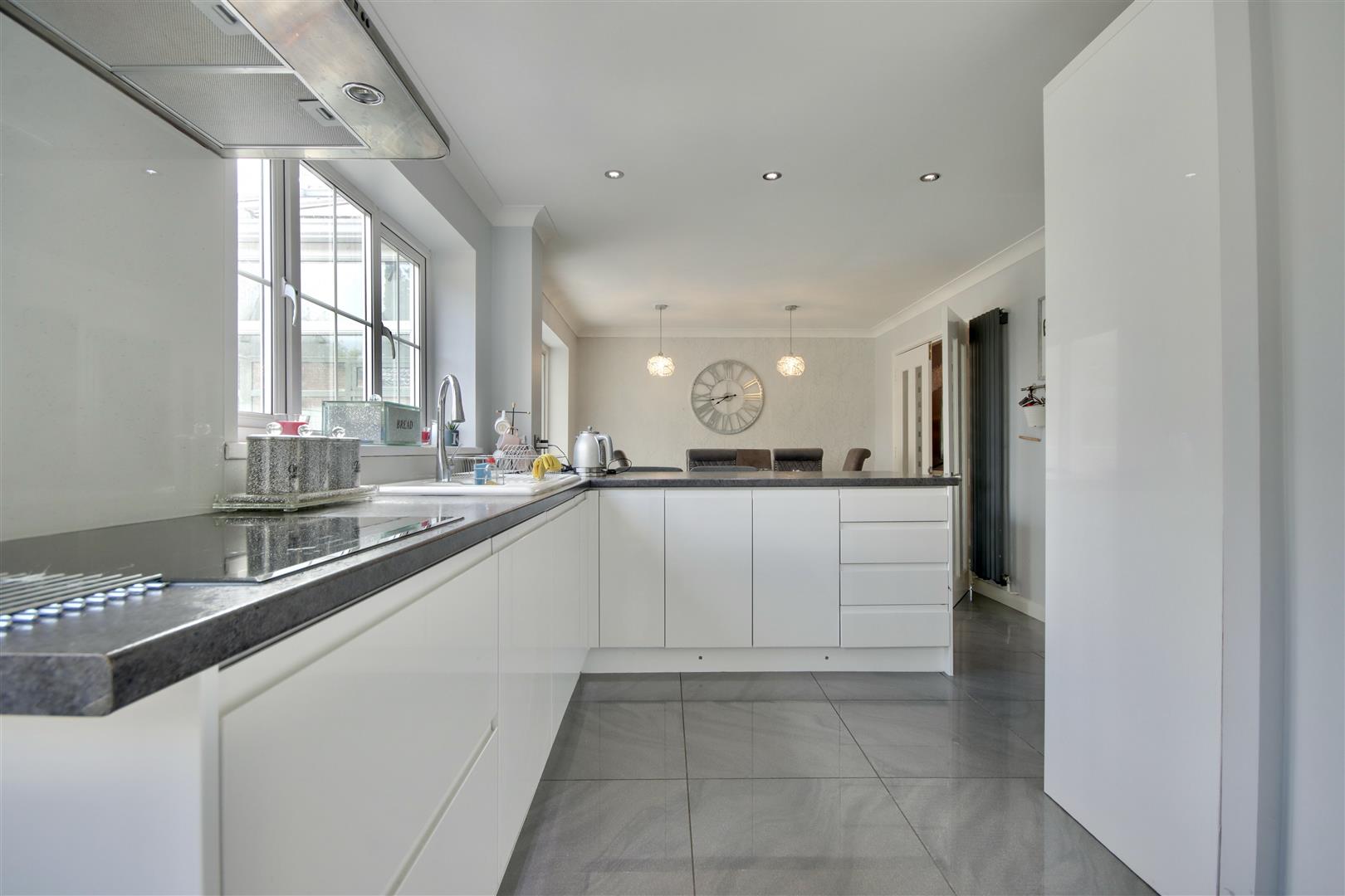 House Holdenhurst Close in East Hampshire
