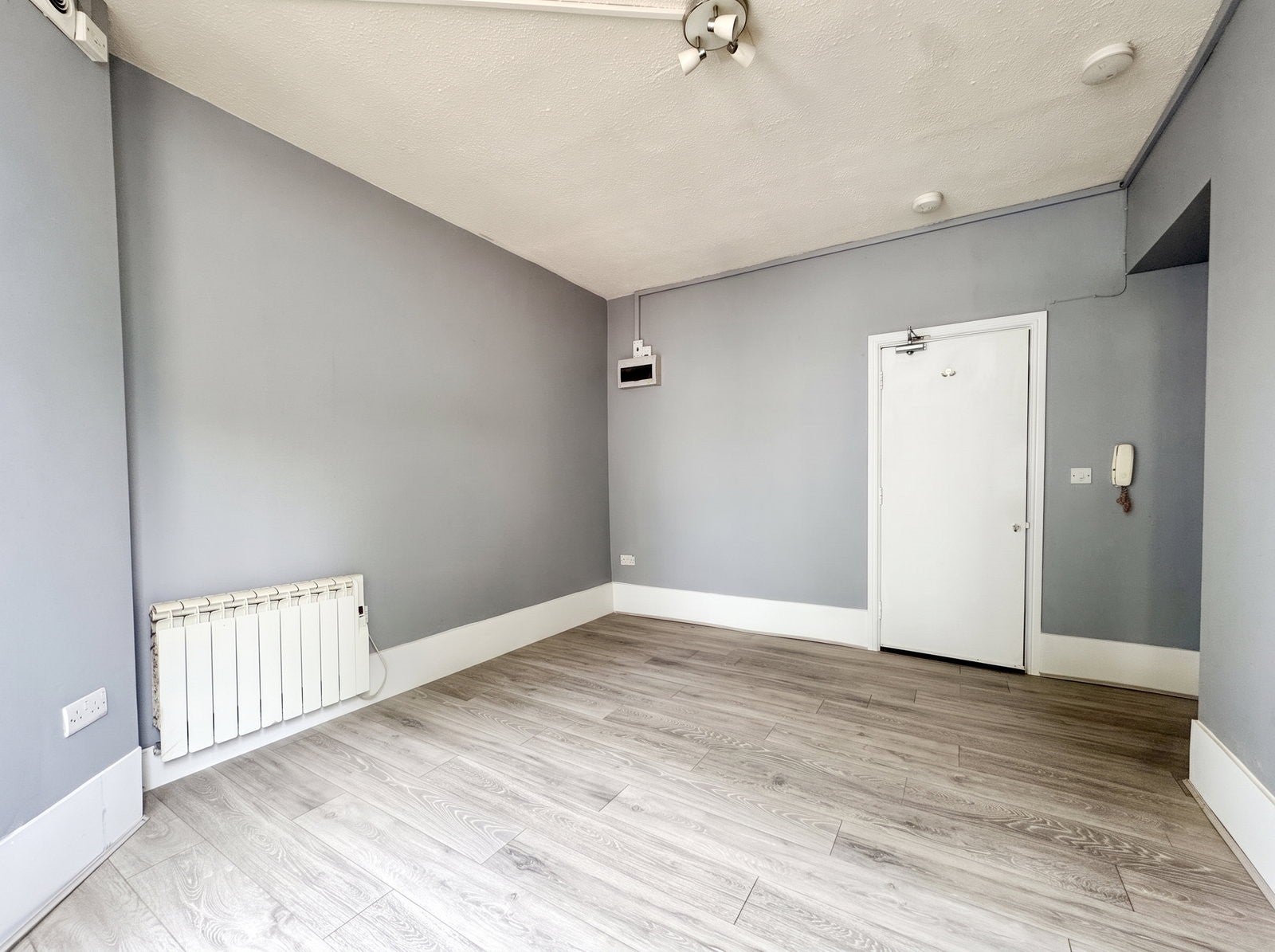 Flat Bourne Street in Eastbourne