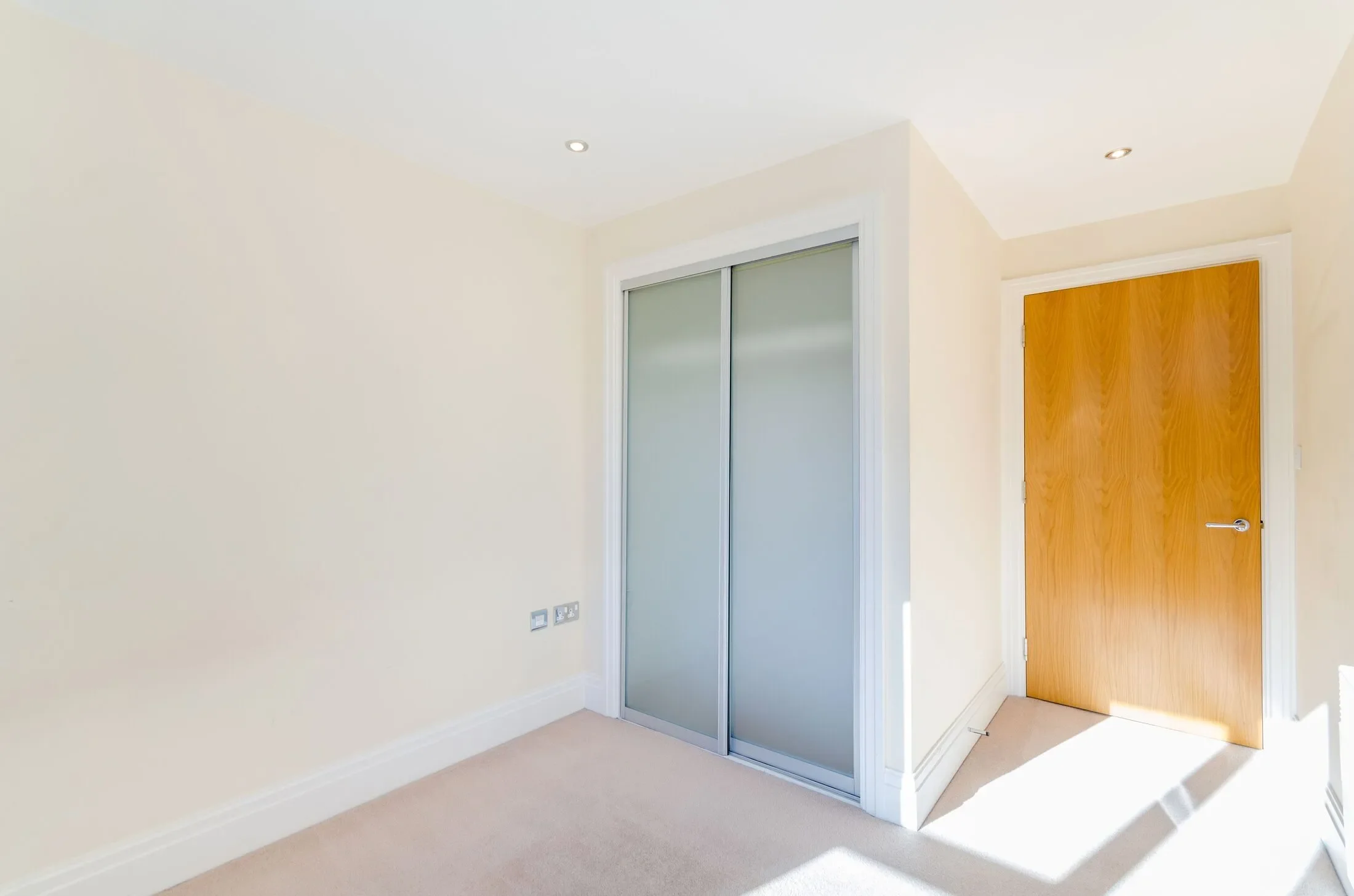Flat Canbury Passage in Greater London