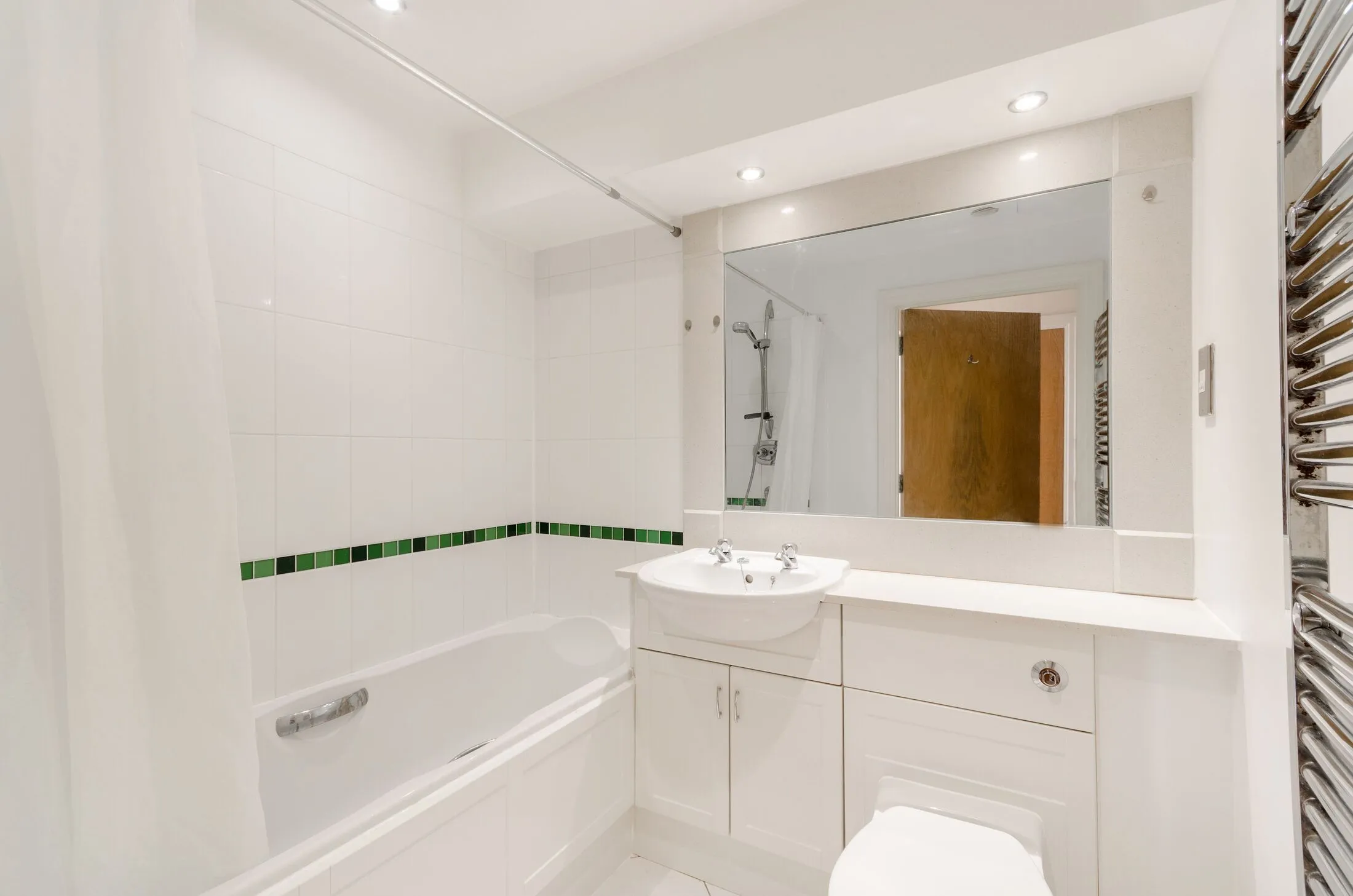 Flat Canbury Passage in Greater London
