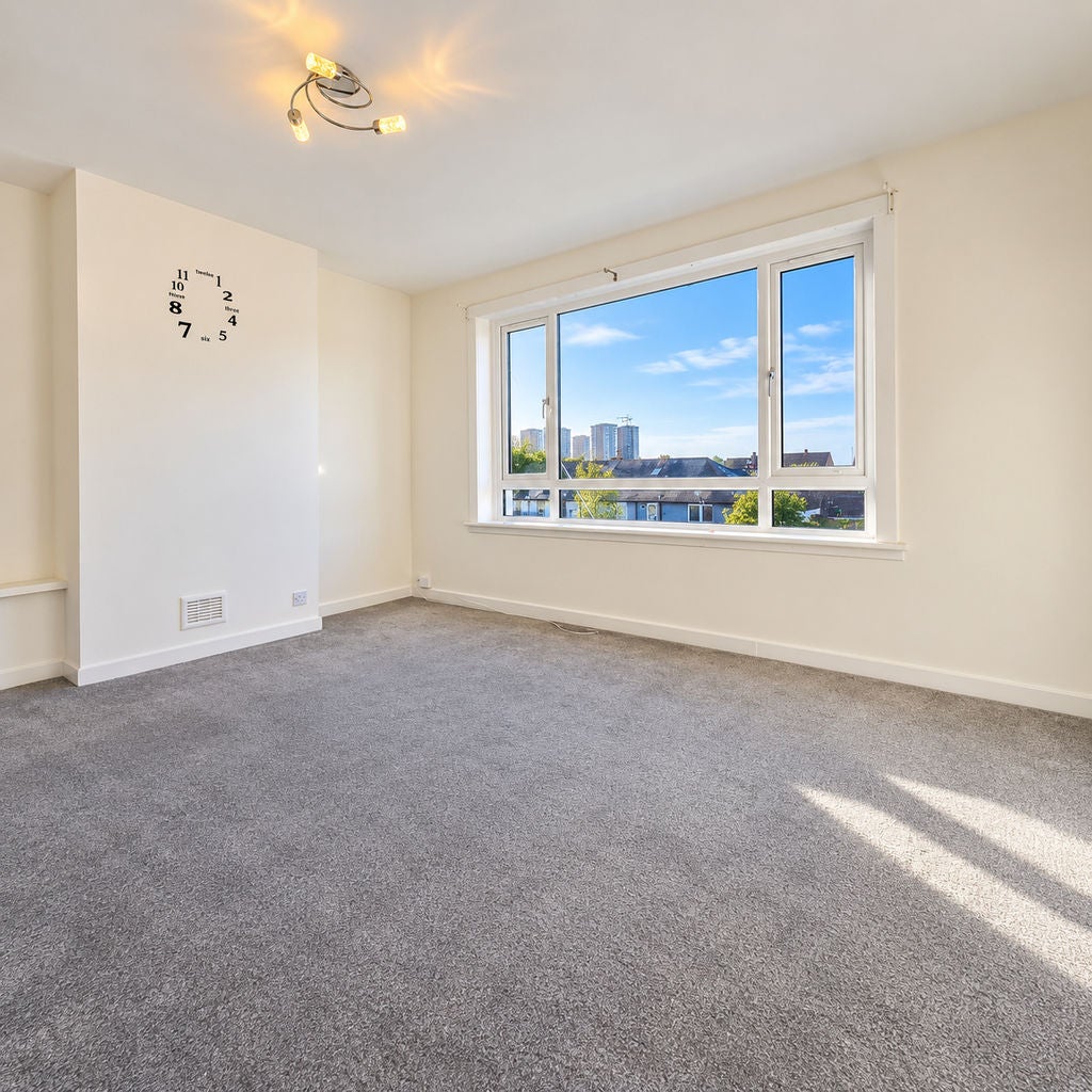 Flat Rowan Drive in Duntocher