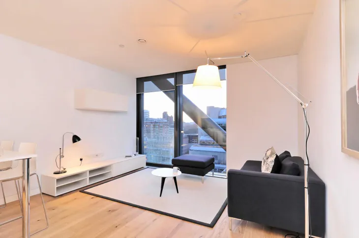 Flat Holland Street in Greater London