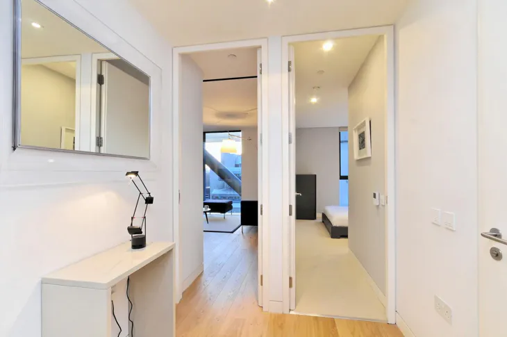 Flat Holland Street in Greater London