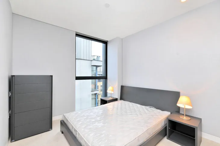 Flat Holland Street in Greater London