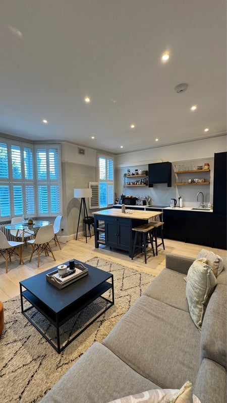 Flat Fulham Palace Road in Greater London