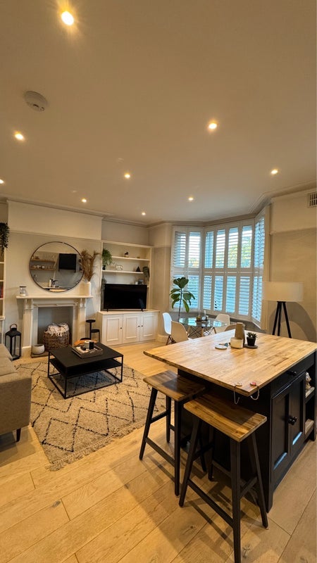 Flat Fulham Palace Road in Greater London