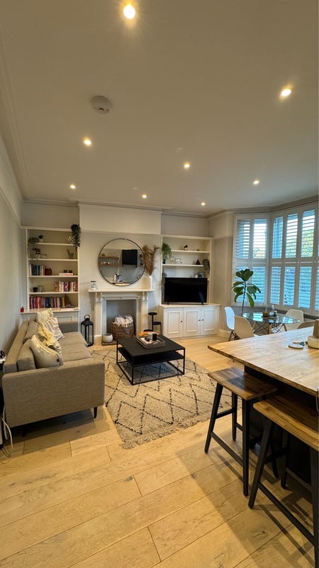 Flat Fulham Palace Road in Greater London