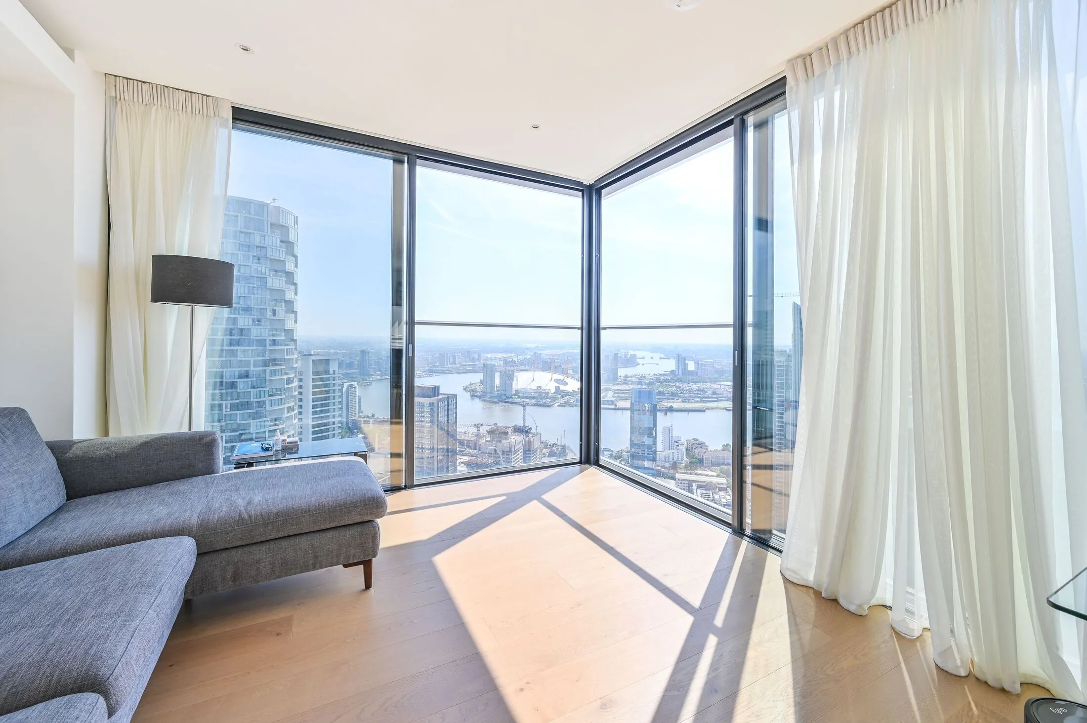 Flat Burdett Road in Greater London
