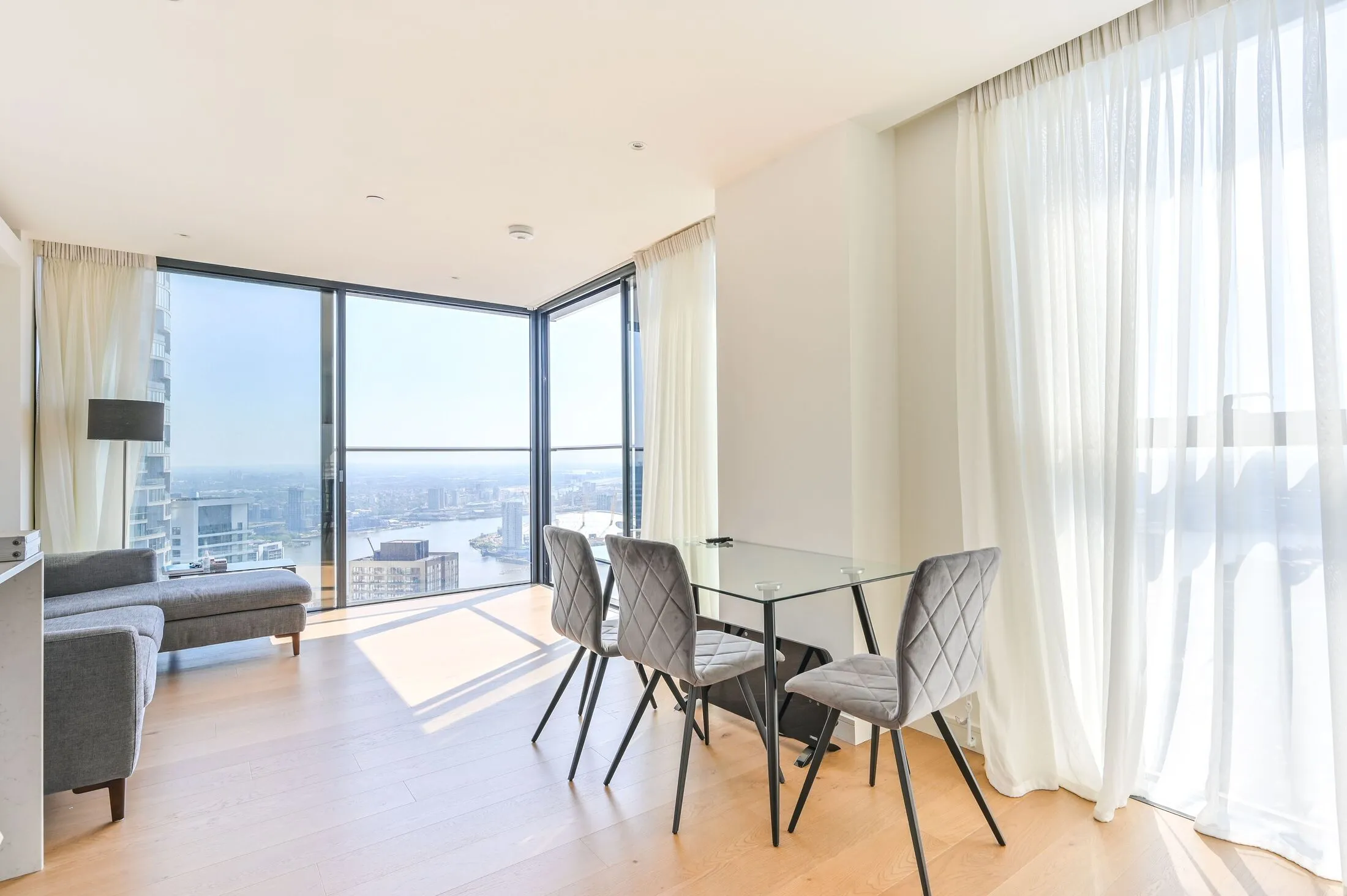 Flat Burdett Road in Greater London