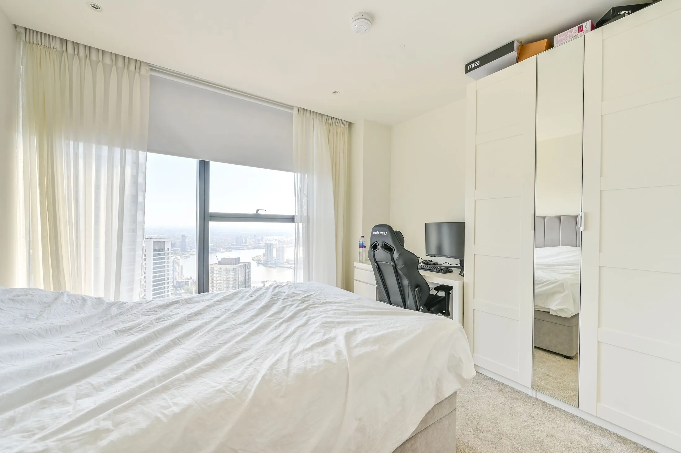 Flat Burdett Road in Greater London