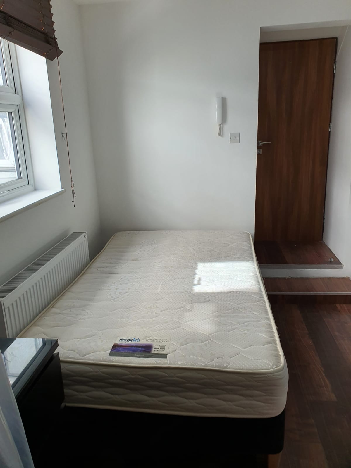 Flat Chalvey Road East in Slough
