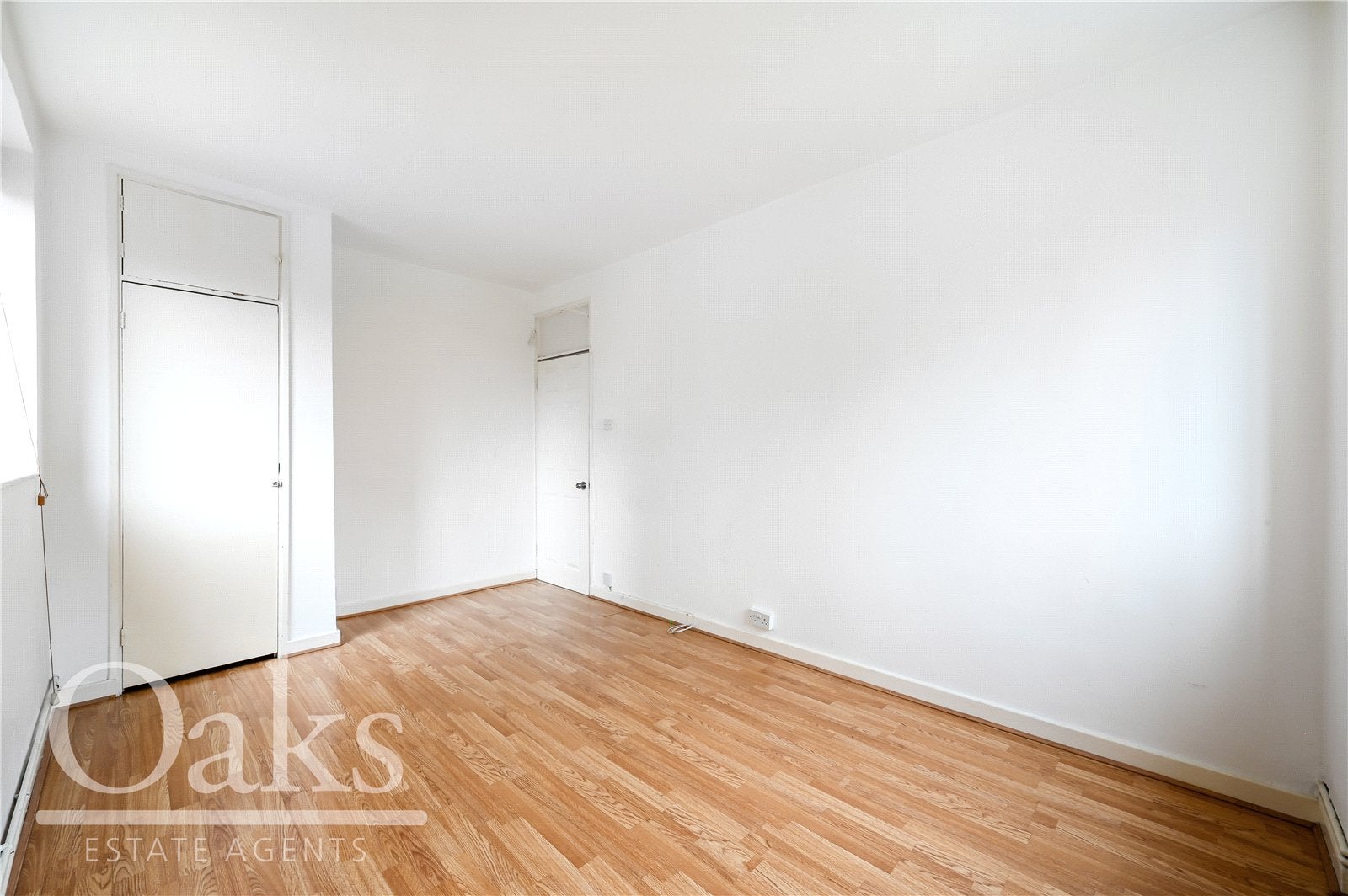 Flat Ravenet Street in Greater London