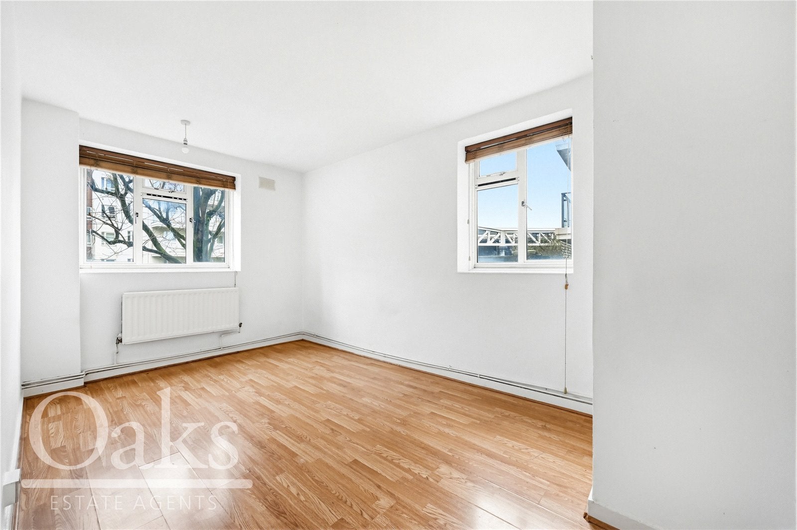 Flat Ravenet Street in Greater London
