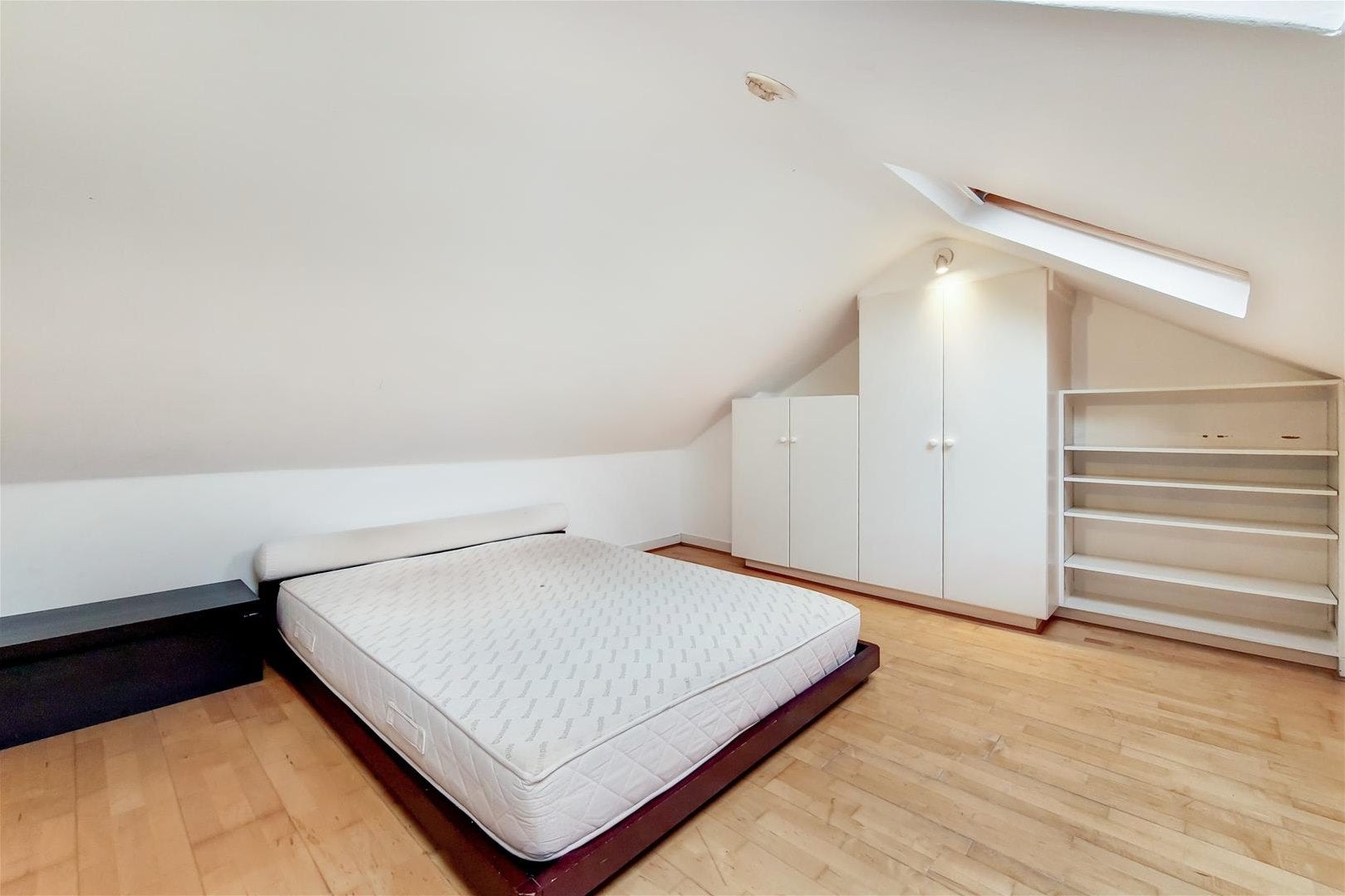 Flat Yeldham Road in Greater London