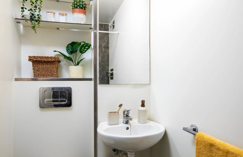 Room King David Lane in Greater London