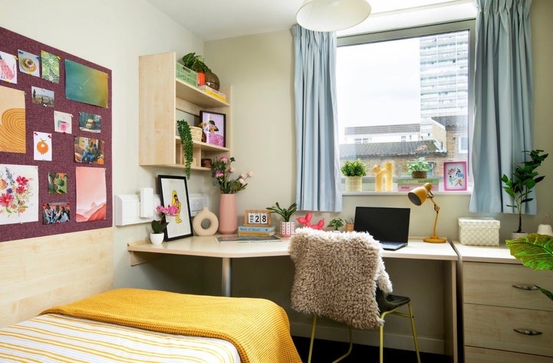 Room King David Lane in Greater London