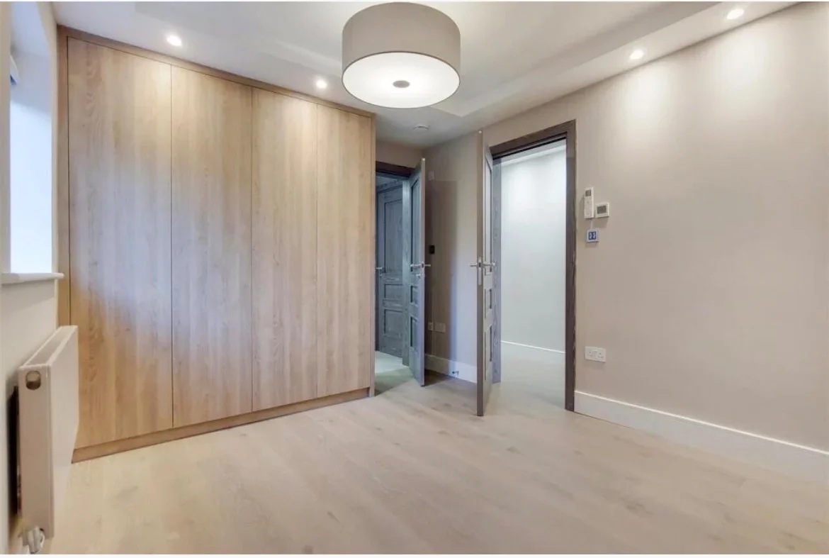 Flat Fitzjohn's Avenue in Greater London