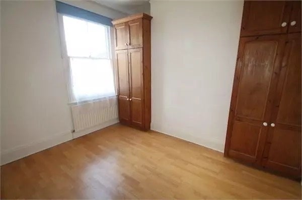 Room Park Hall Road in Greater London