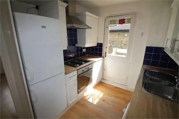 Room Park Hall Road in Greater London