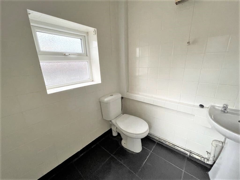 House Wells Avenue in Darlaston
