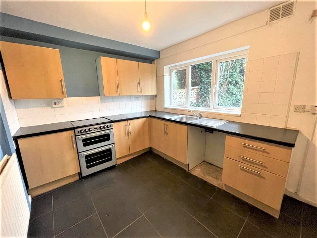 House Wells Avenue in Darlaston