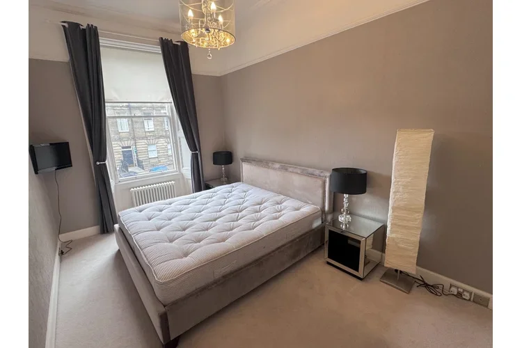 Flat Royal Crescent in City of Edinburgh