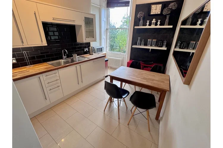 Flat Royal Crescent in City of Edinburgh