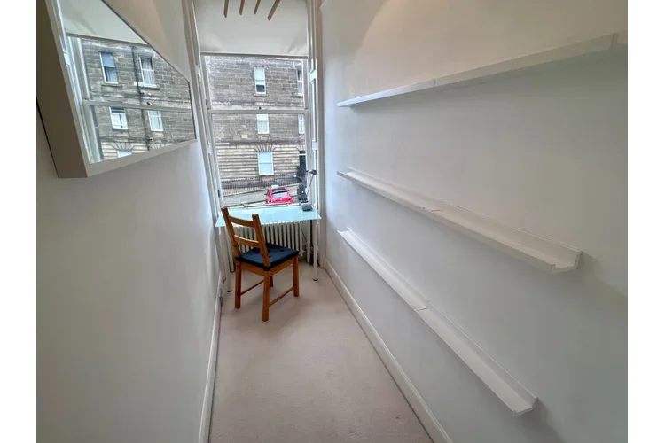 Flat Royal Crescent in City of Edinburgh