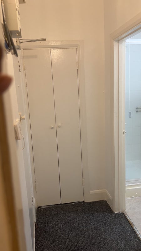 Room Wilson Road in Greater London