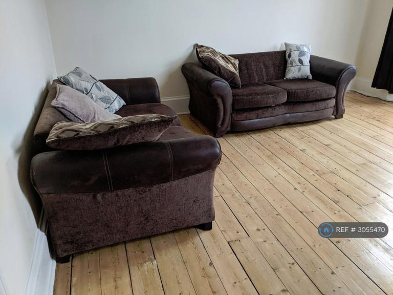 Flat Newhaven Road in City of Edinburgh