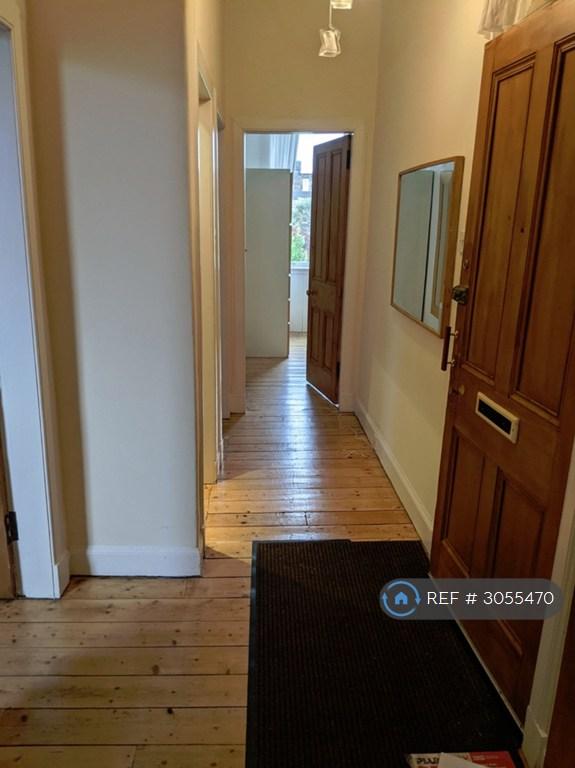 Flat Newhaven Road in City of Edinburgh