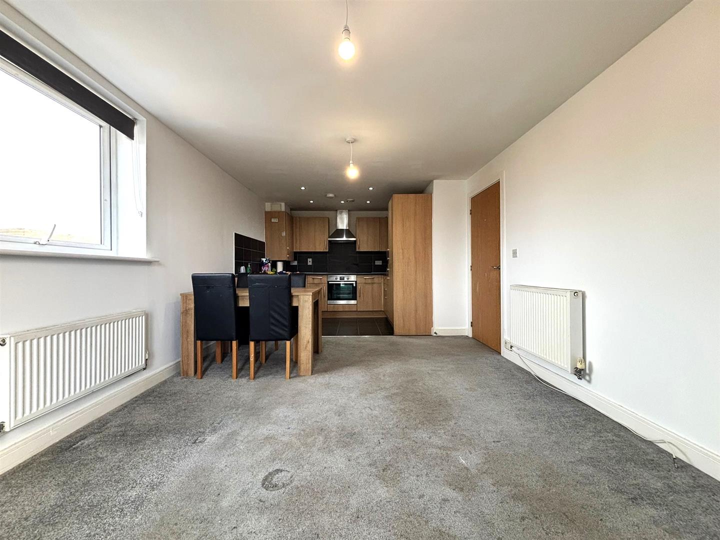 Flat Fairfield Road in Greater London