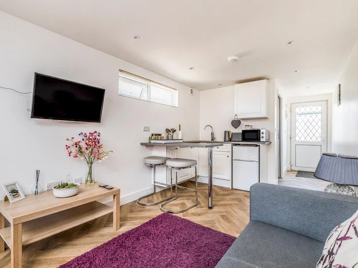 Room Peerley Road in Chichester