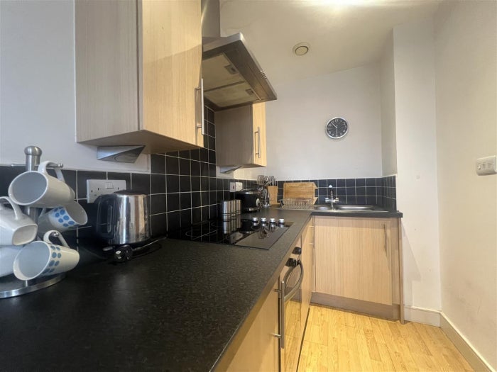 Flat Briggs Buildings in Leeds
