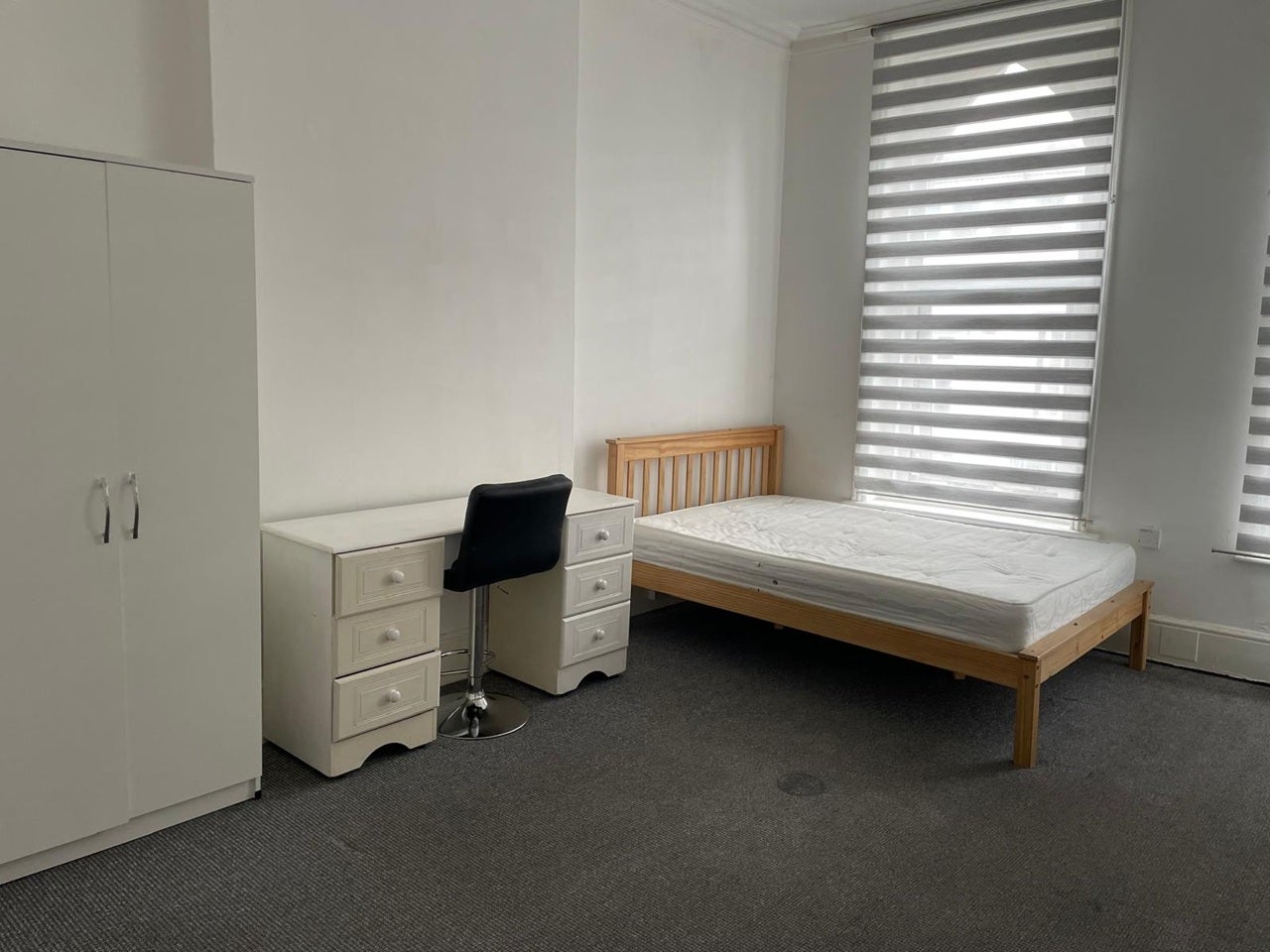 Room Seamoor Road in Bournemouth