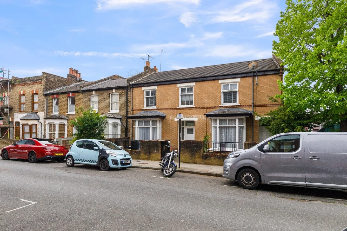 Room Duncombe Road in Greater London