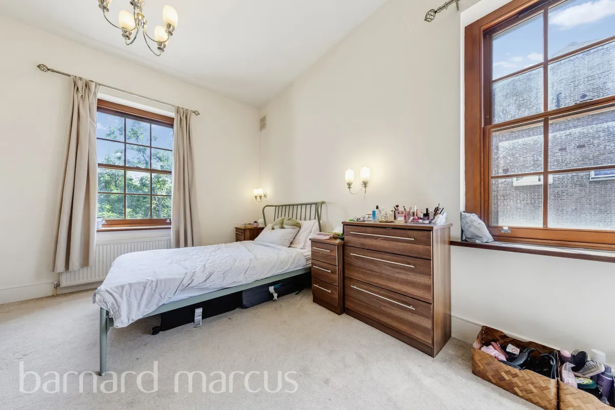 Flat Addiscombe Road in Greater London
