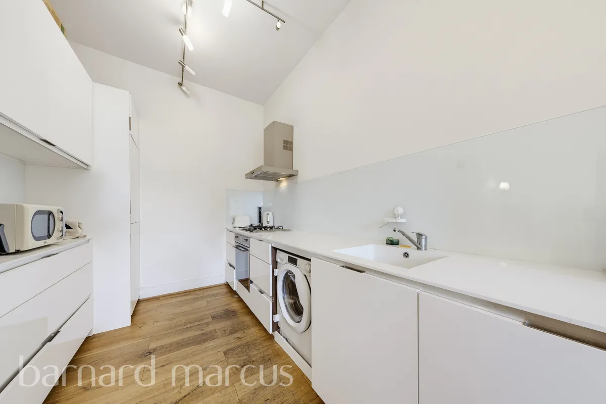 Flat Addiscombe Road in Greater London
