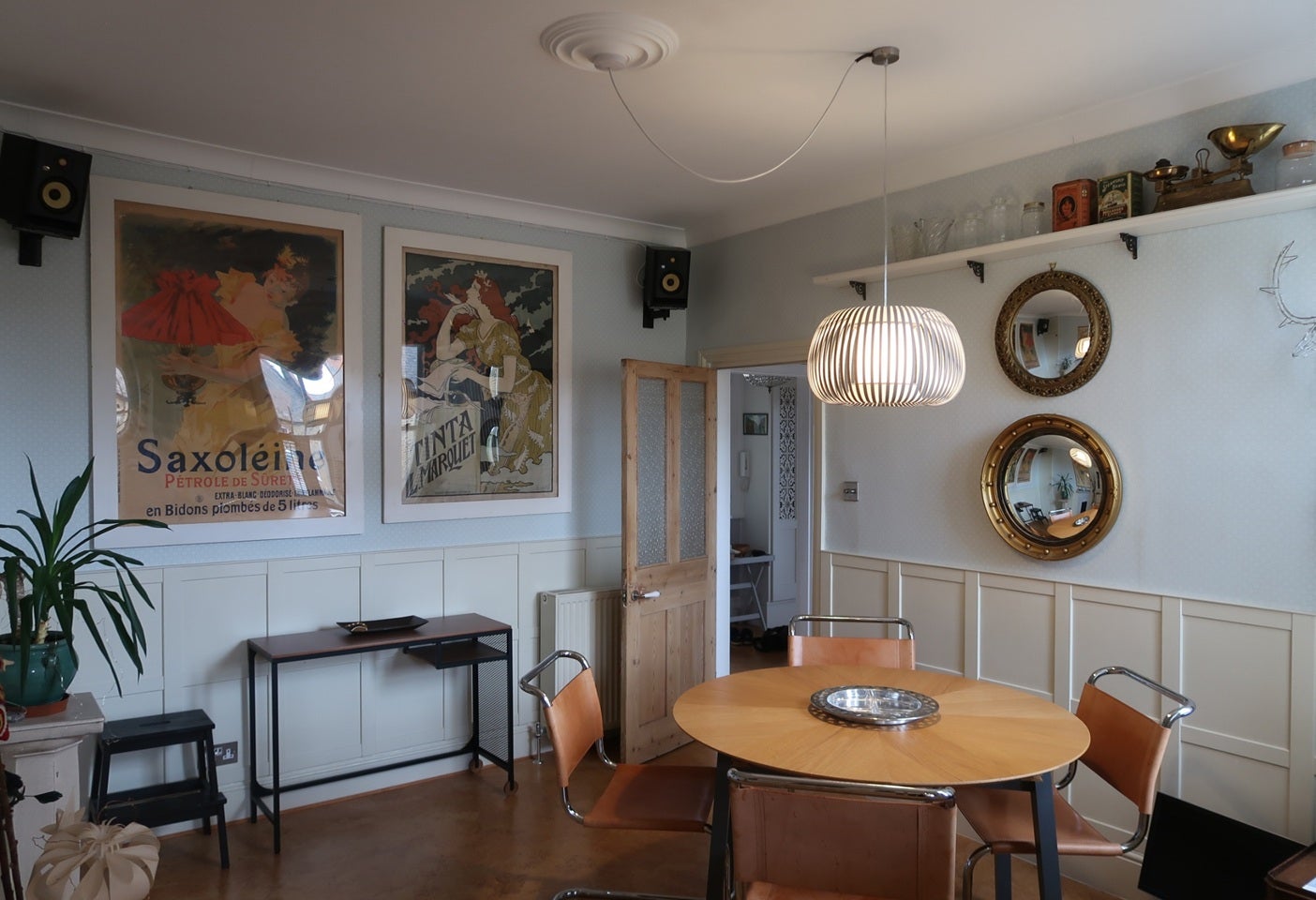 Flat Blythe Road in Greater London