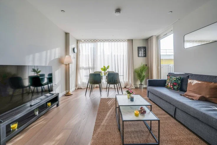 Flat Kennington Lane in Greater London