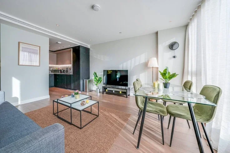 Flat Kennington Lane in Greater London